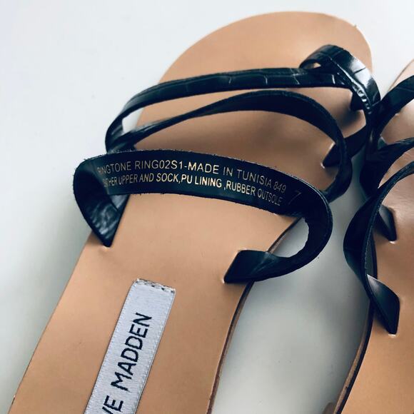 Steve Madden 'Ringtone' Women's 7 Thong Patent Leather Sandal Black - Picture 3 of 8